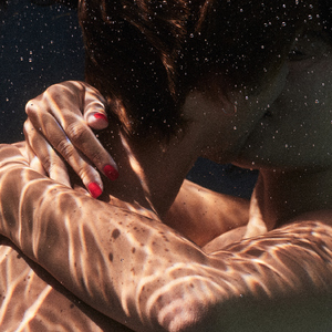 三个黑人和一个白人怎么念
